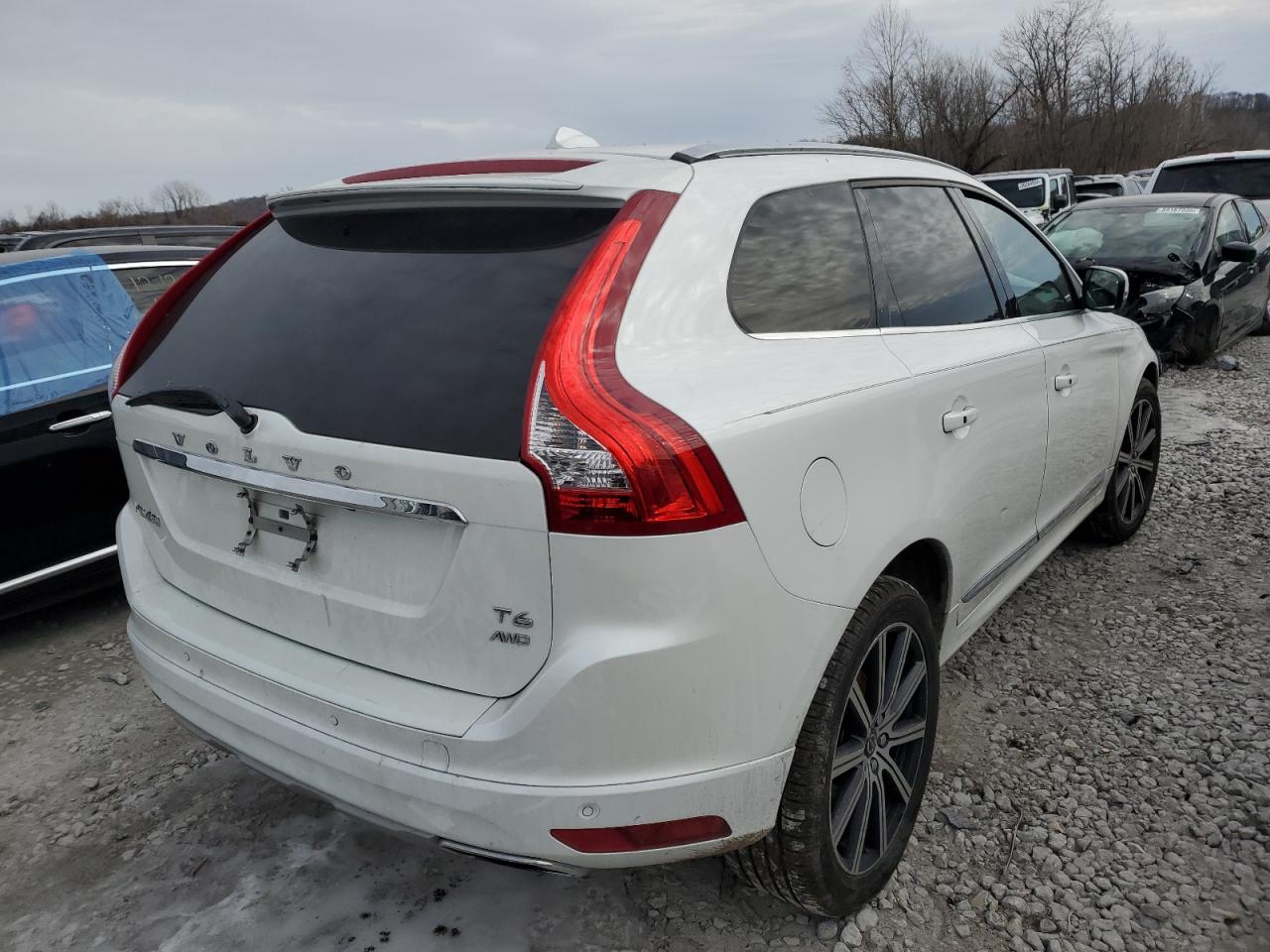 2017 Volvo XC60 - Image 3