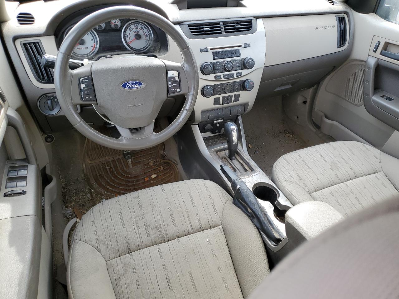 2010 Ford Focus - Image 8