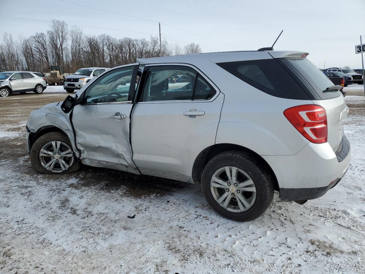 2016 Chevrolet Equinox - Image 2