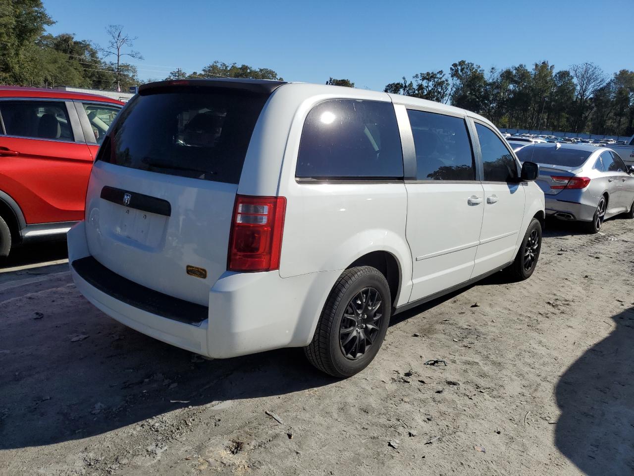 2009 Dodge Caravan - Image 3