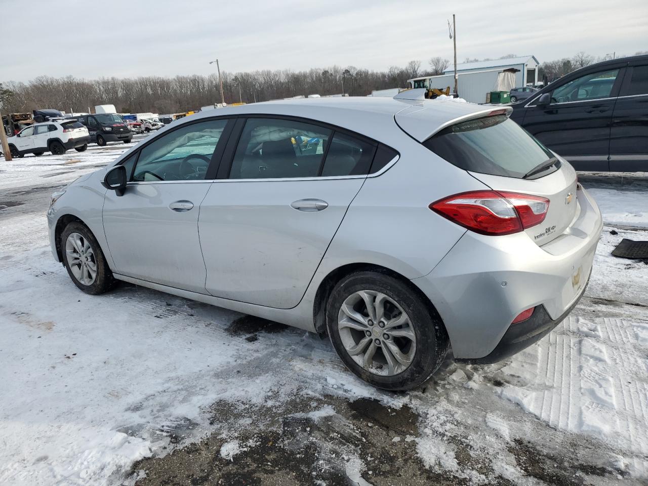 2019 Chevrolet Cruze - Image 2
