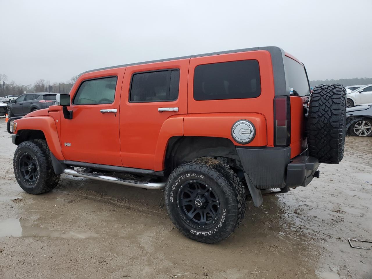2009 Hummer H3 - Image 2
