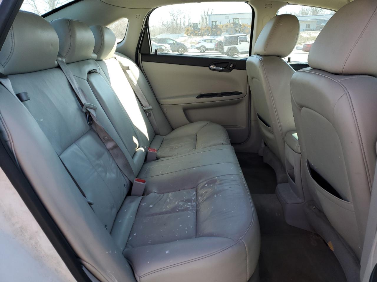 2010 Chevrolet Impala - Image 11