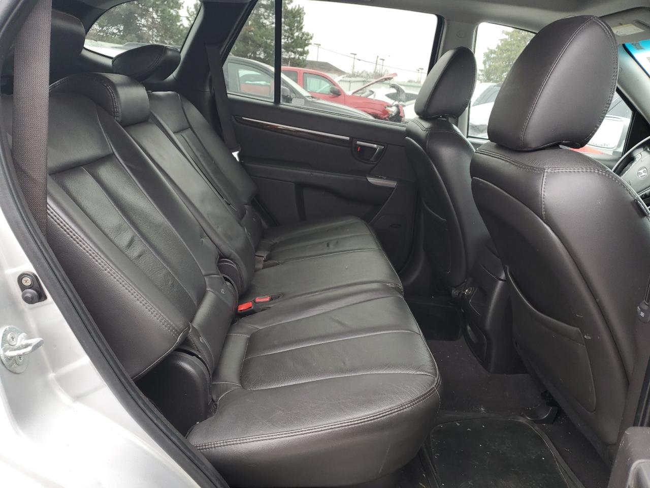 2011 Hyundai Santa Fe - Image 11