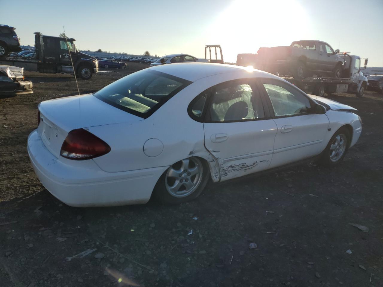 2004 Ford Taurus - Image 3