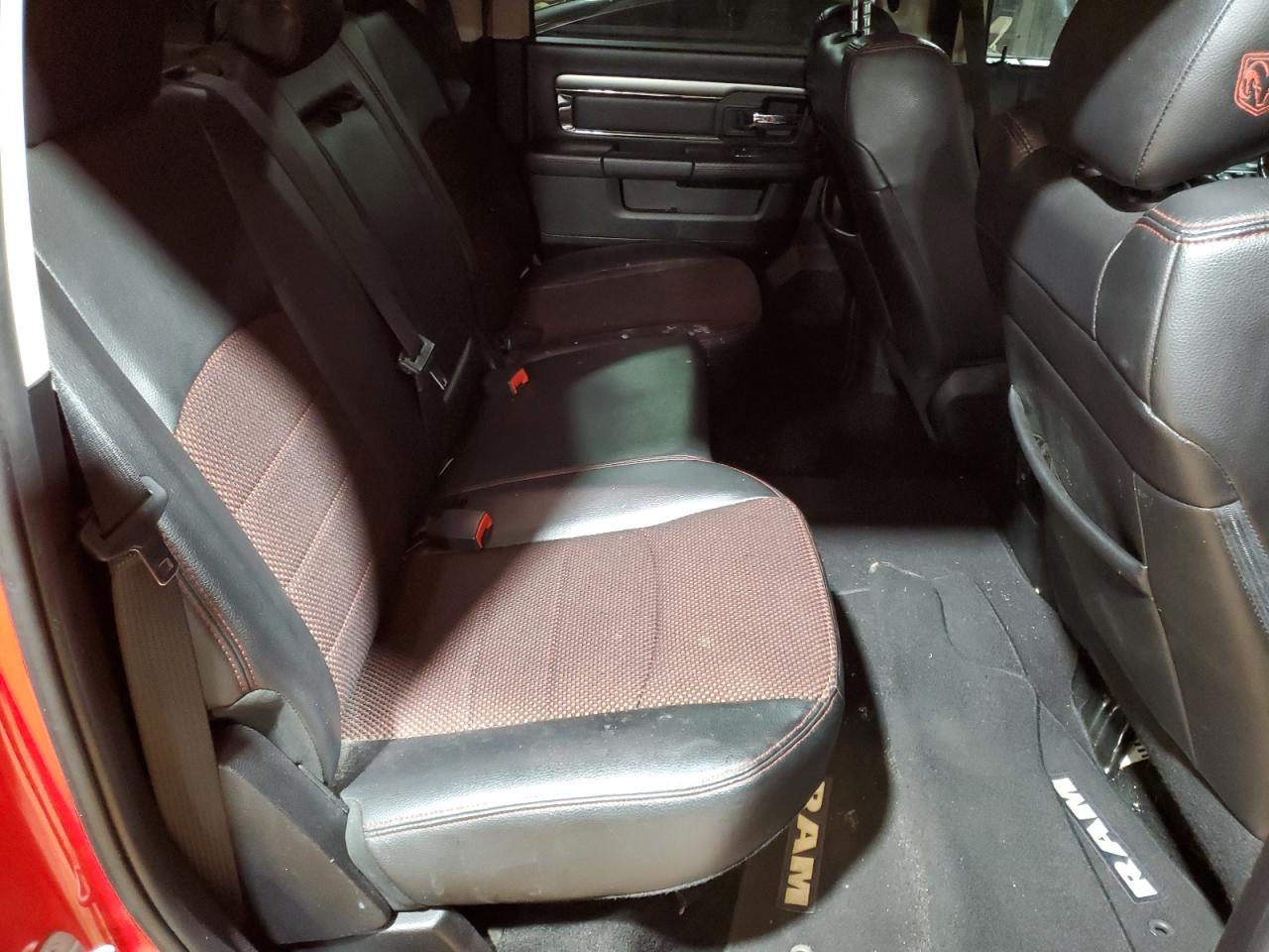 2016 RAM 1500 - Image 10