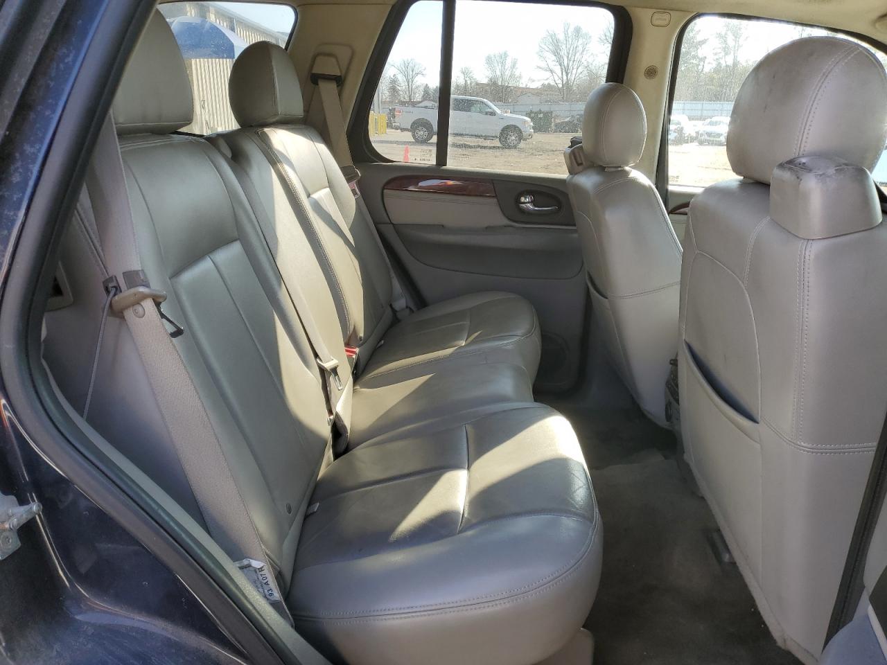 2007 GMC Envoy - Image 11