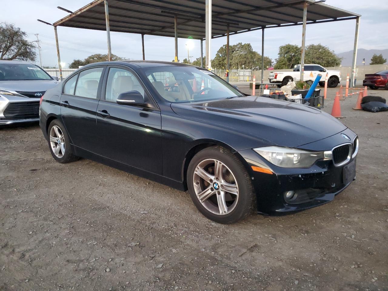 VIN WBA3C1C50DF441063 2013 BMW 3 SERIES no.4