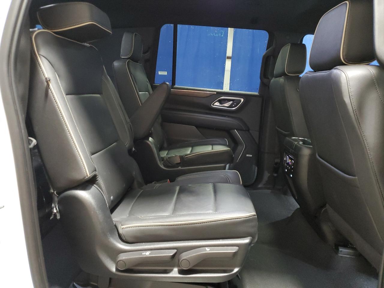 2023 Chevrolet Suburban - Image 11