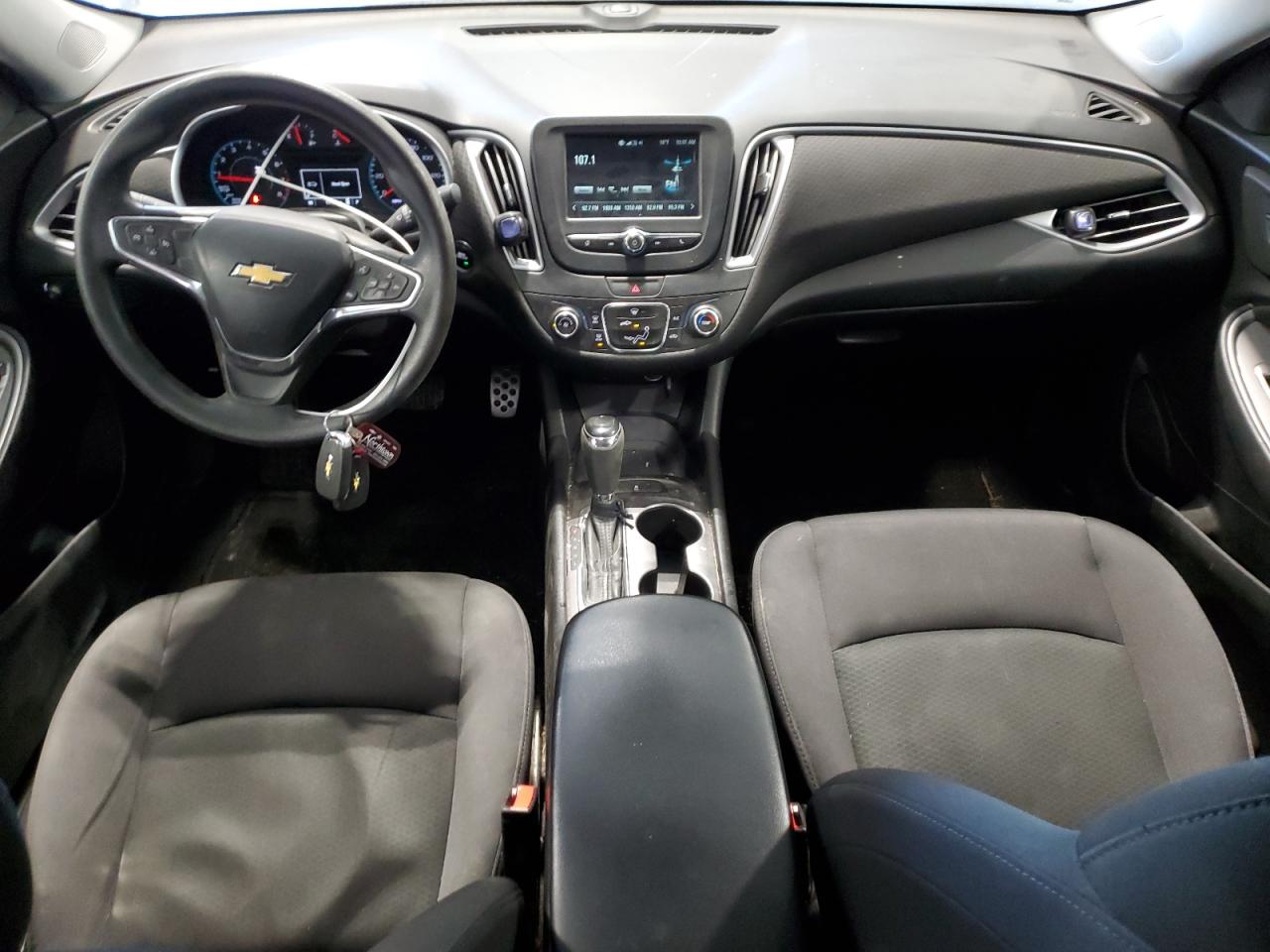 2017 Chevrolet Malibu - Image 8