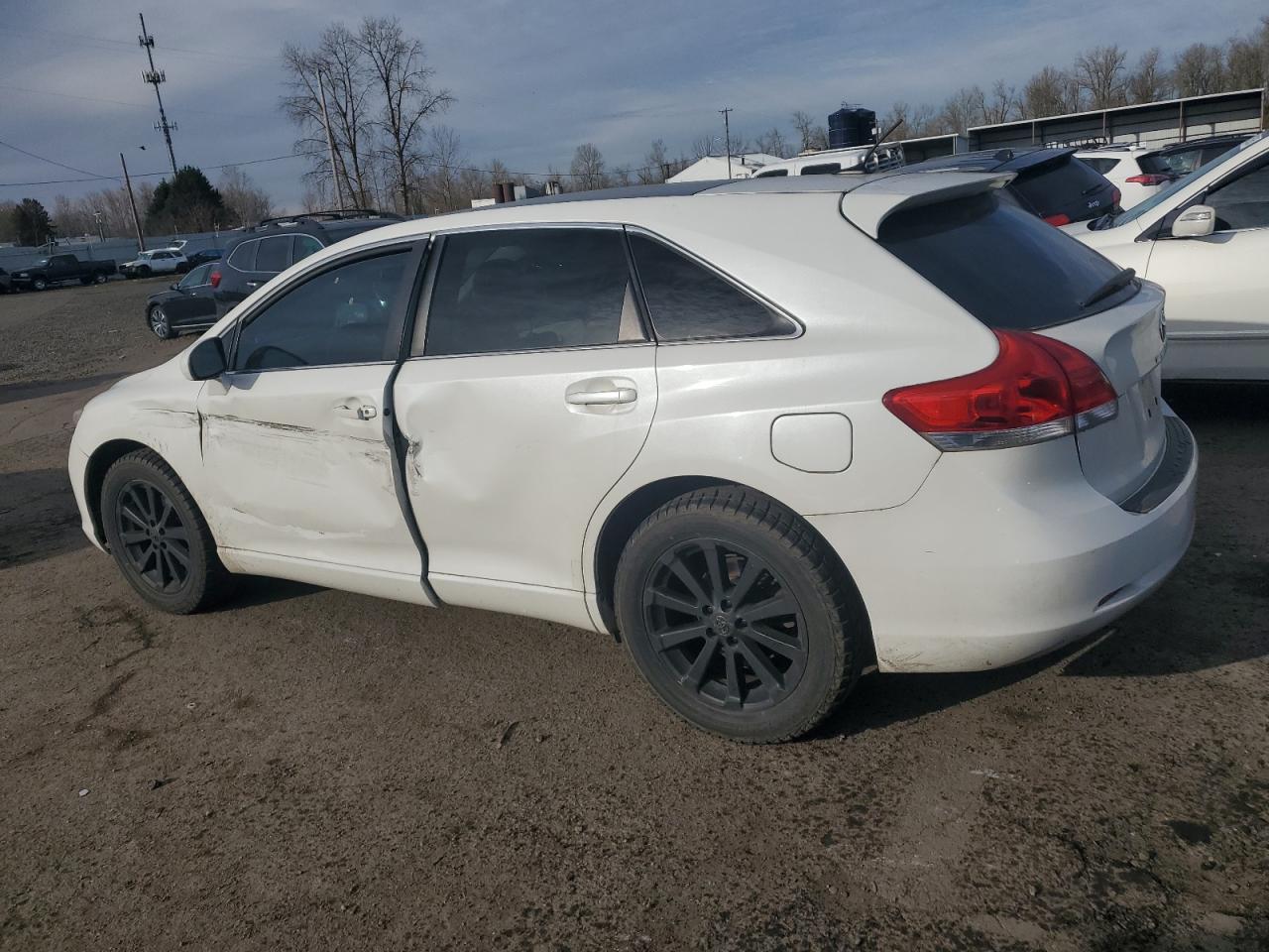 2010 Toyota Venza - Image 2