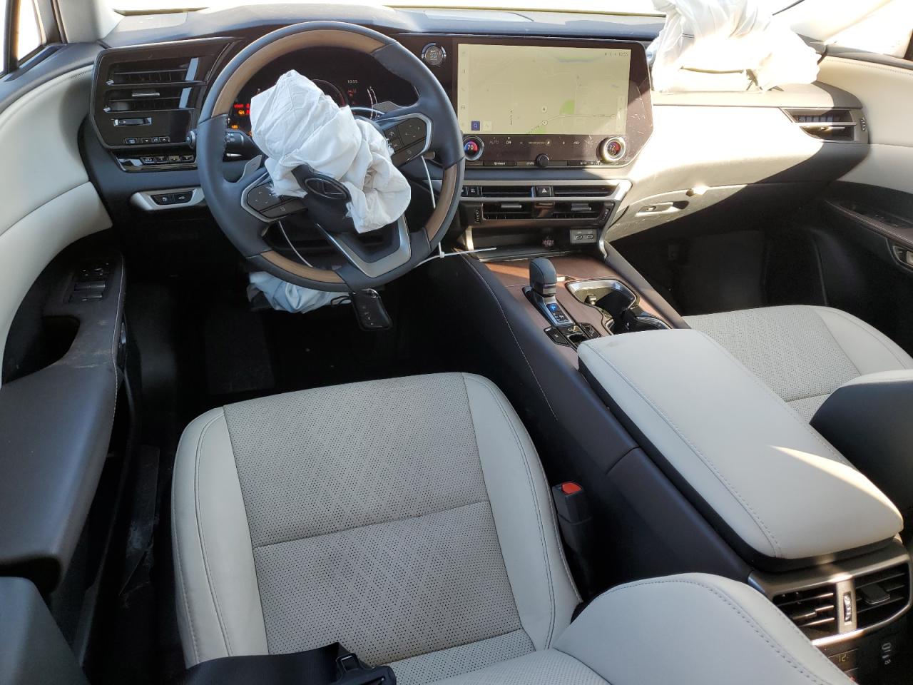 2024 Lexus RX - Image 8