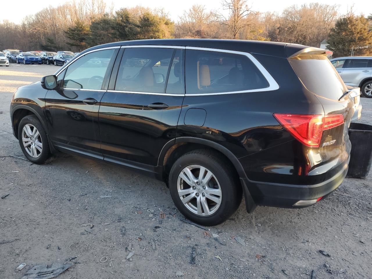 VIN 5FNYF6H15GB106134 2016 HONDA PILOT no.2