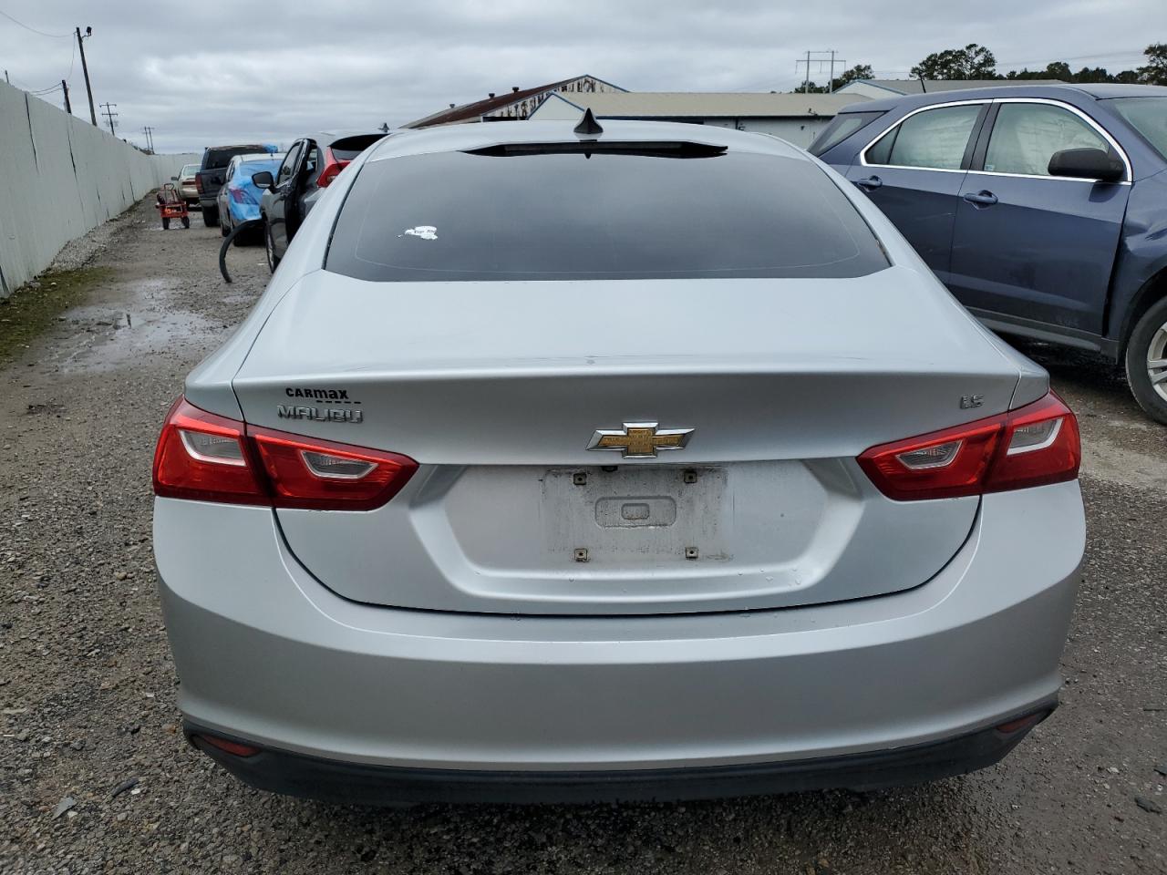 2016 Chevrolet Malibu - Image 6