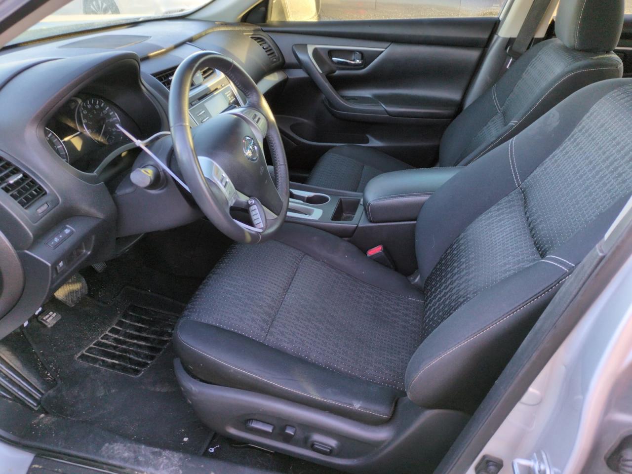 2017 Nissan Altima - Image 7