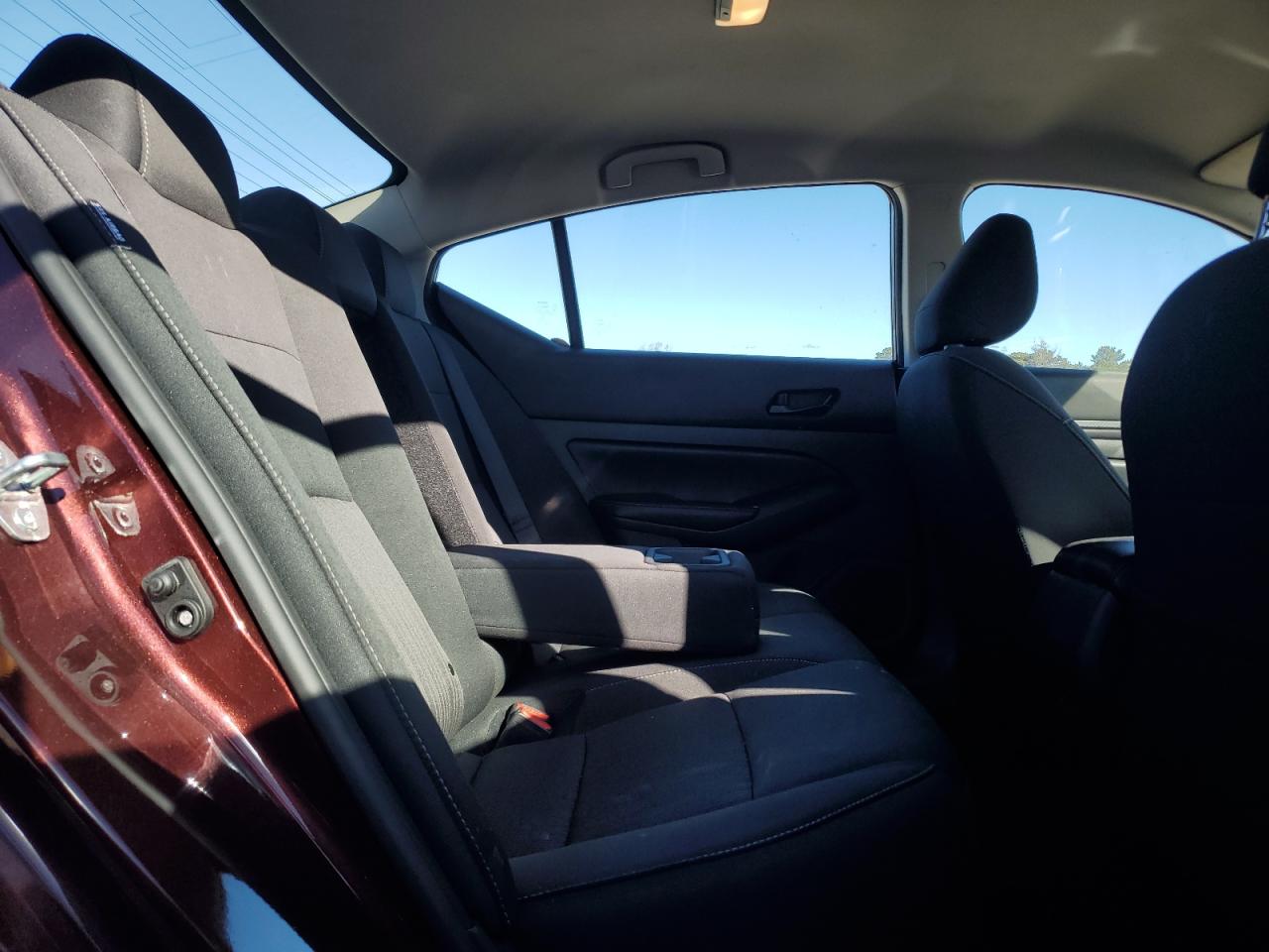 2024 Nissan Altima - Image 10