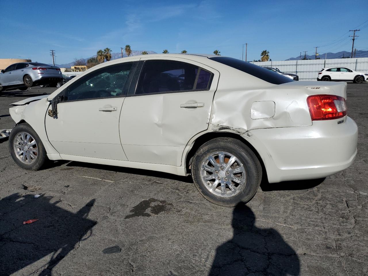 2009 Mitsubishi Galant - Image 2
