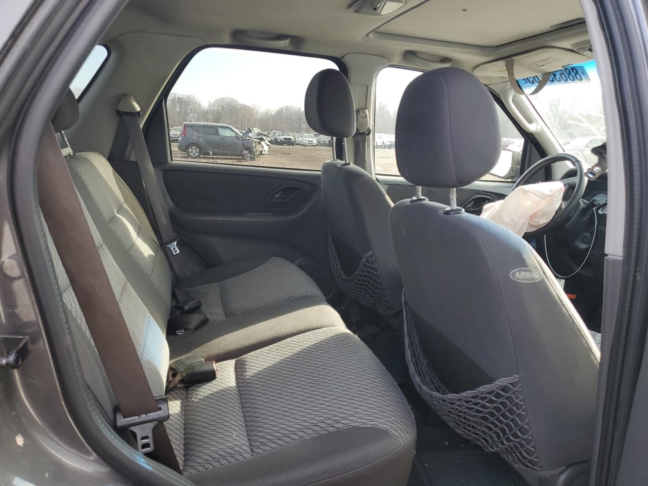 2004 Ford Escape - Image 11