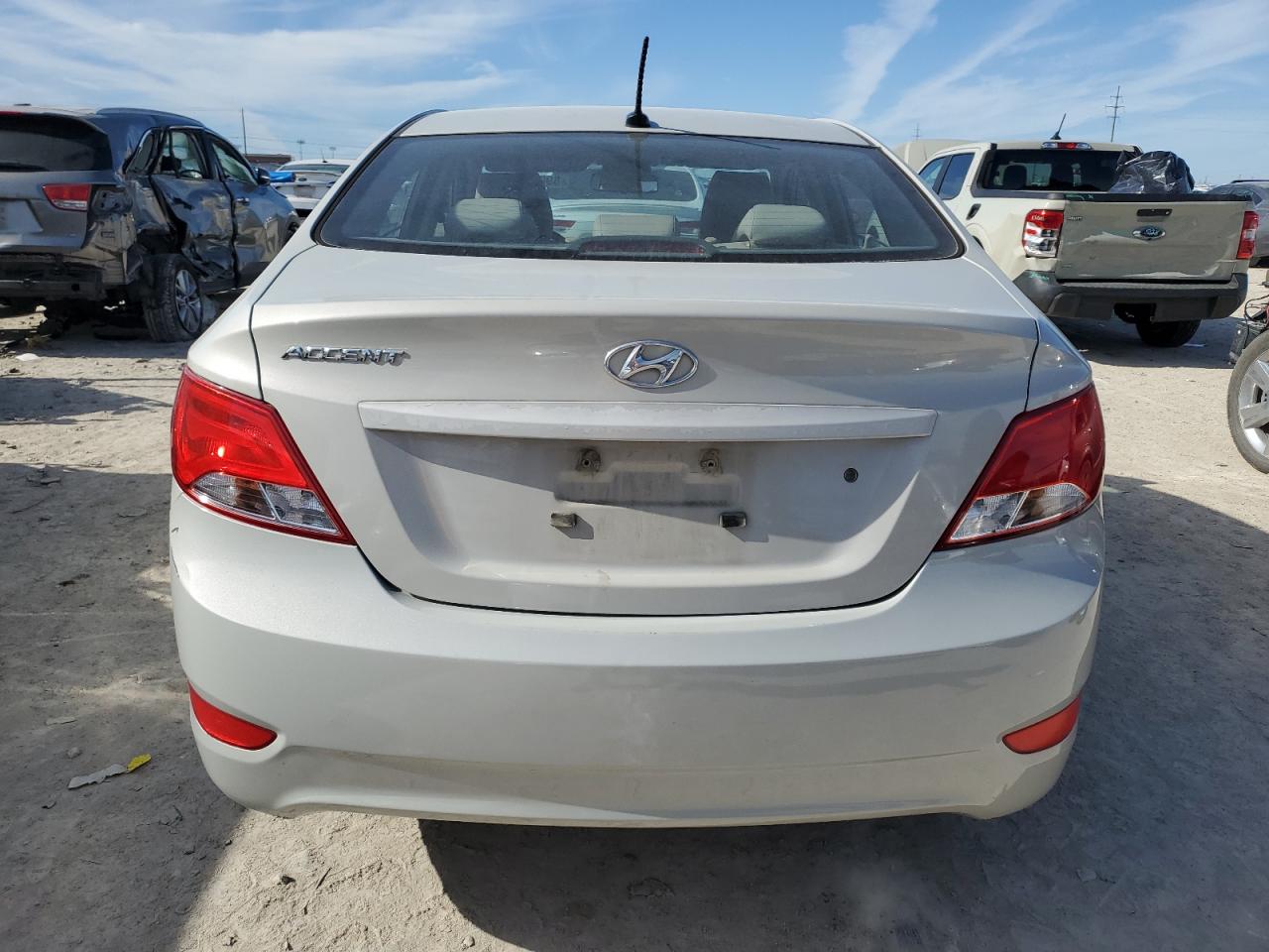 2016 Hyundai Accent - Image 6