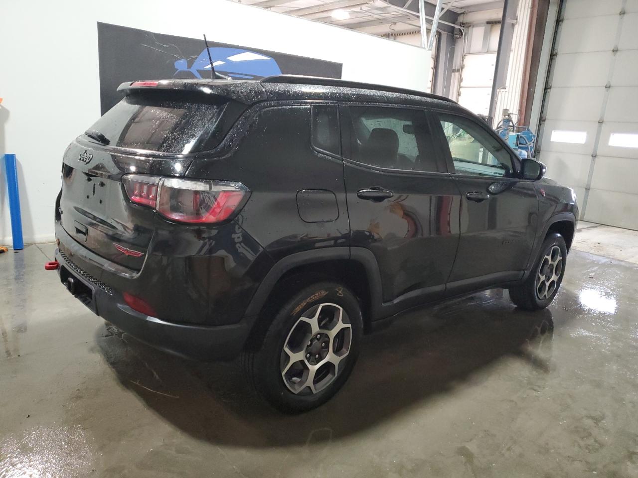 2022 Jeep Compass - Image 3