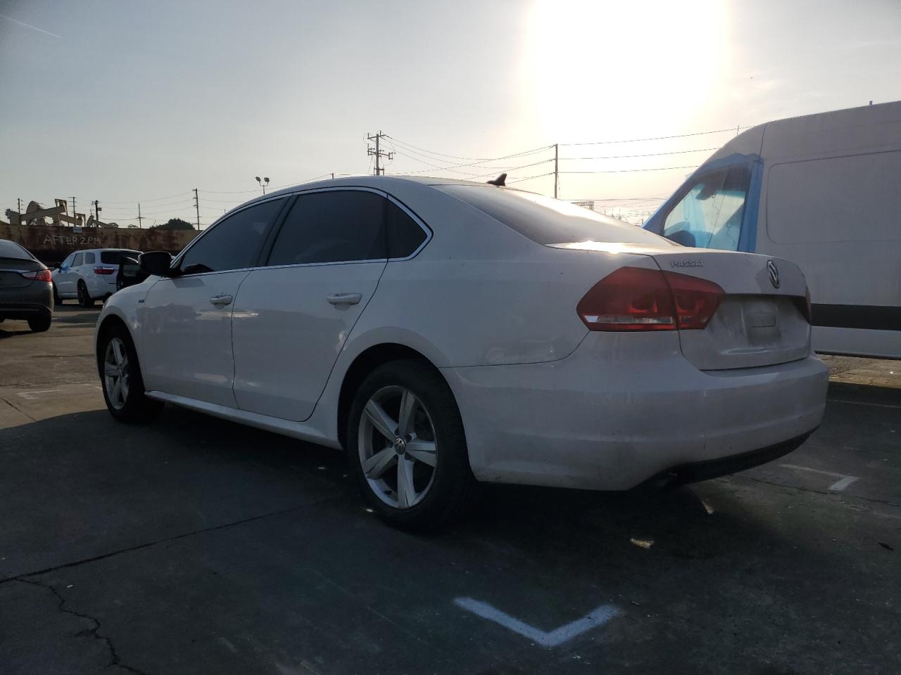 2015 Volkswagen Passat - Image 2
