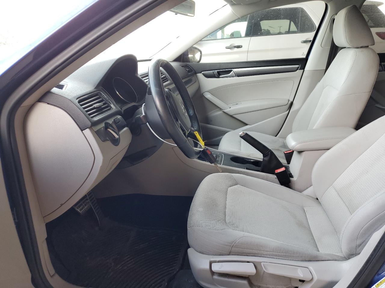 2016 Volkswagen Passat - Image 7