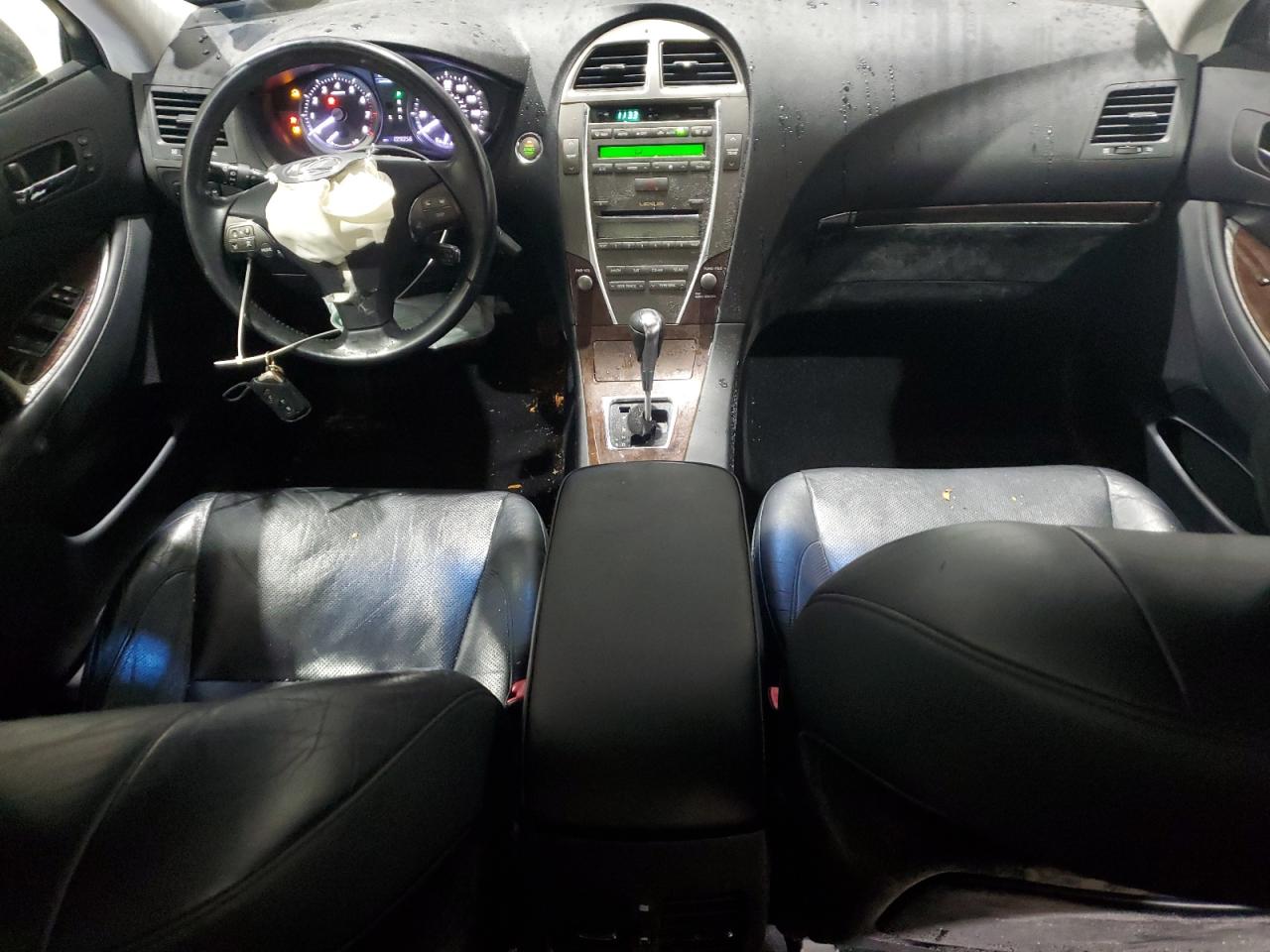 2010 Lexus ES - Image 8