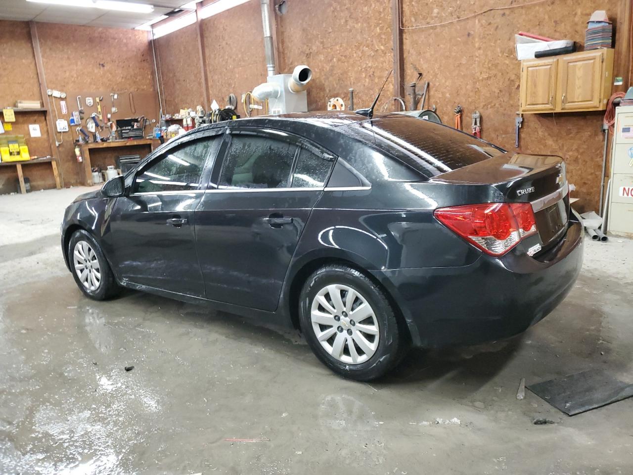 2011 Chevrolet Cruze - Image 2