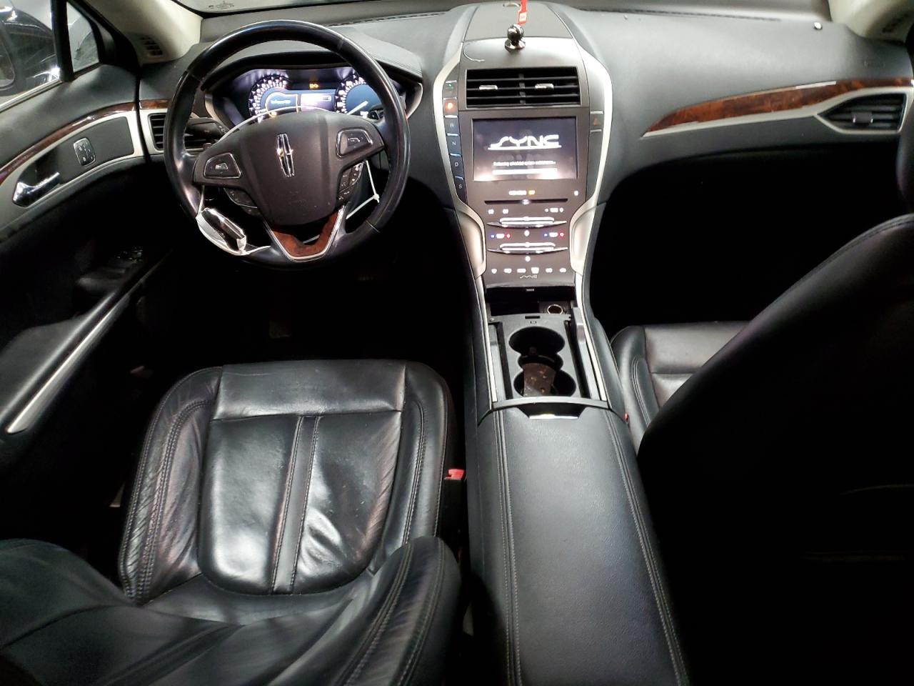 2016 Lincoln MKZ - Image 8