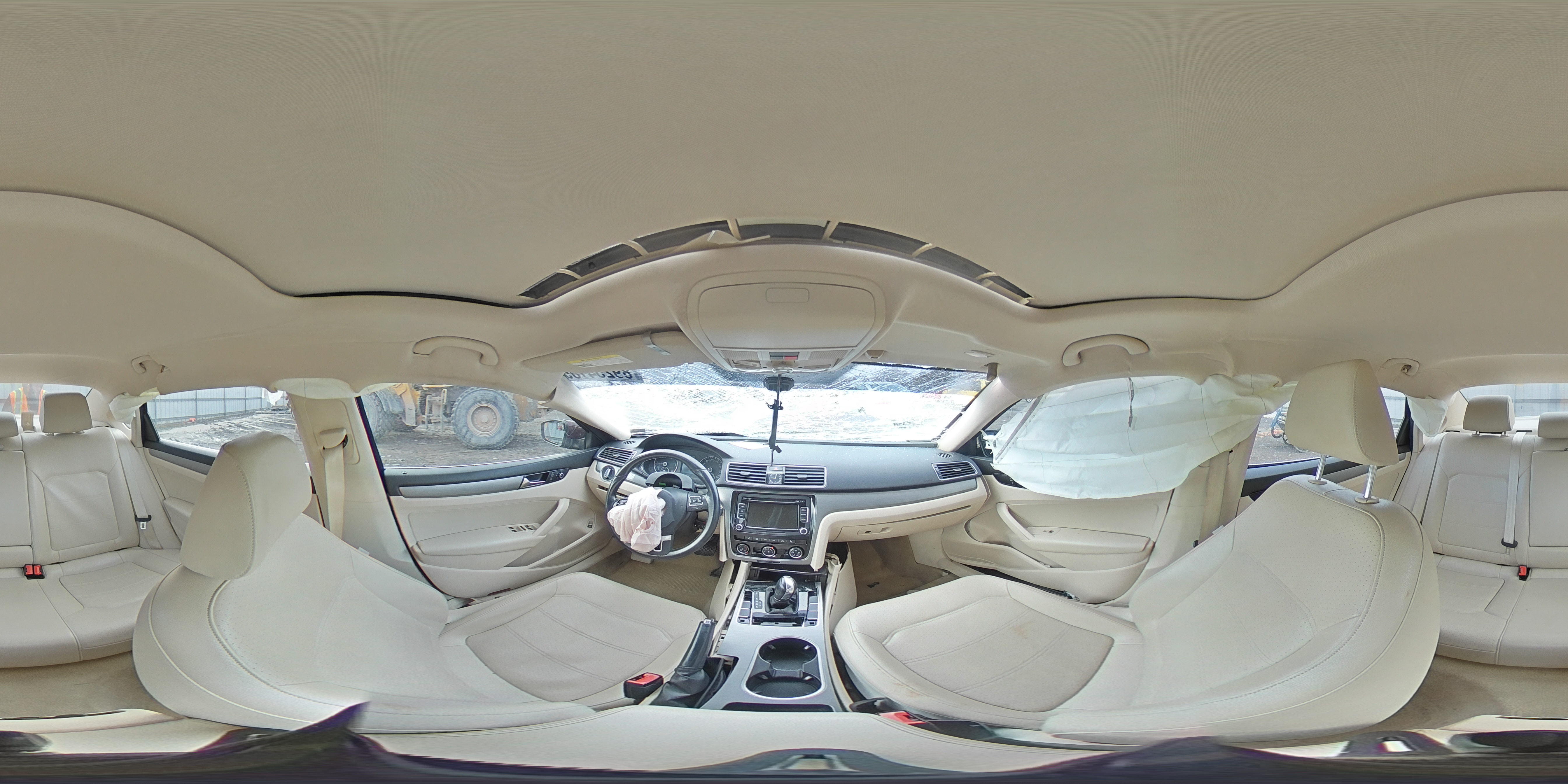 2014 Volkswagen Passat - Image 12