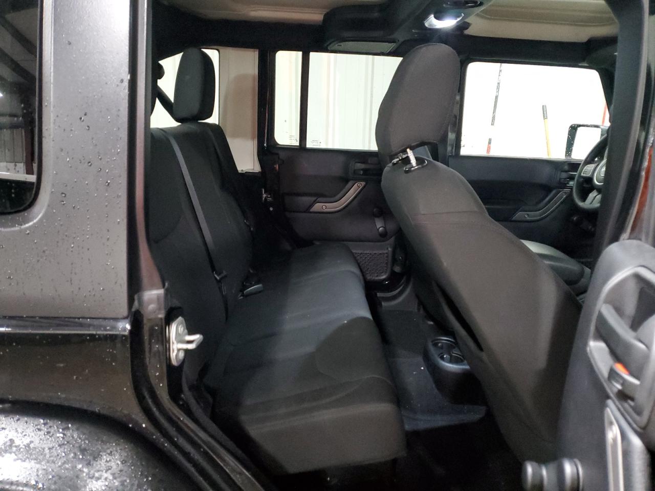 2016 Jeep Wrangler - Image 10