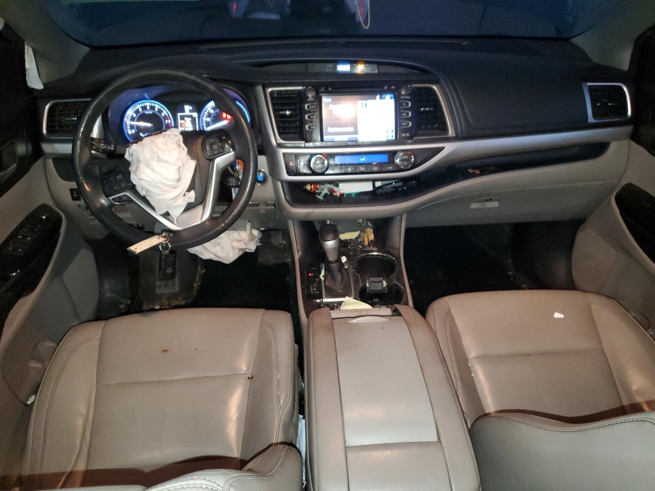 2016 Toyota Highlander - Image 8