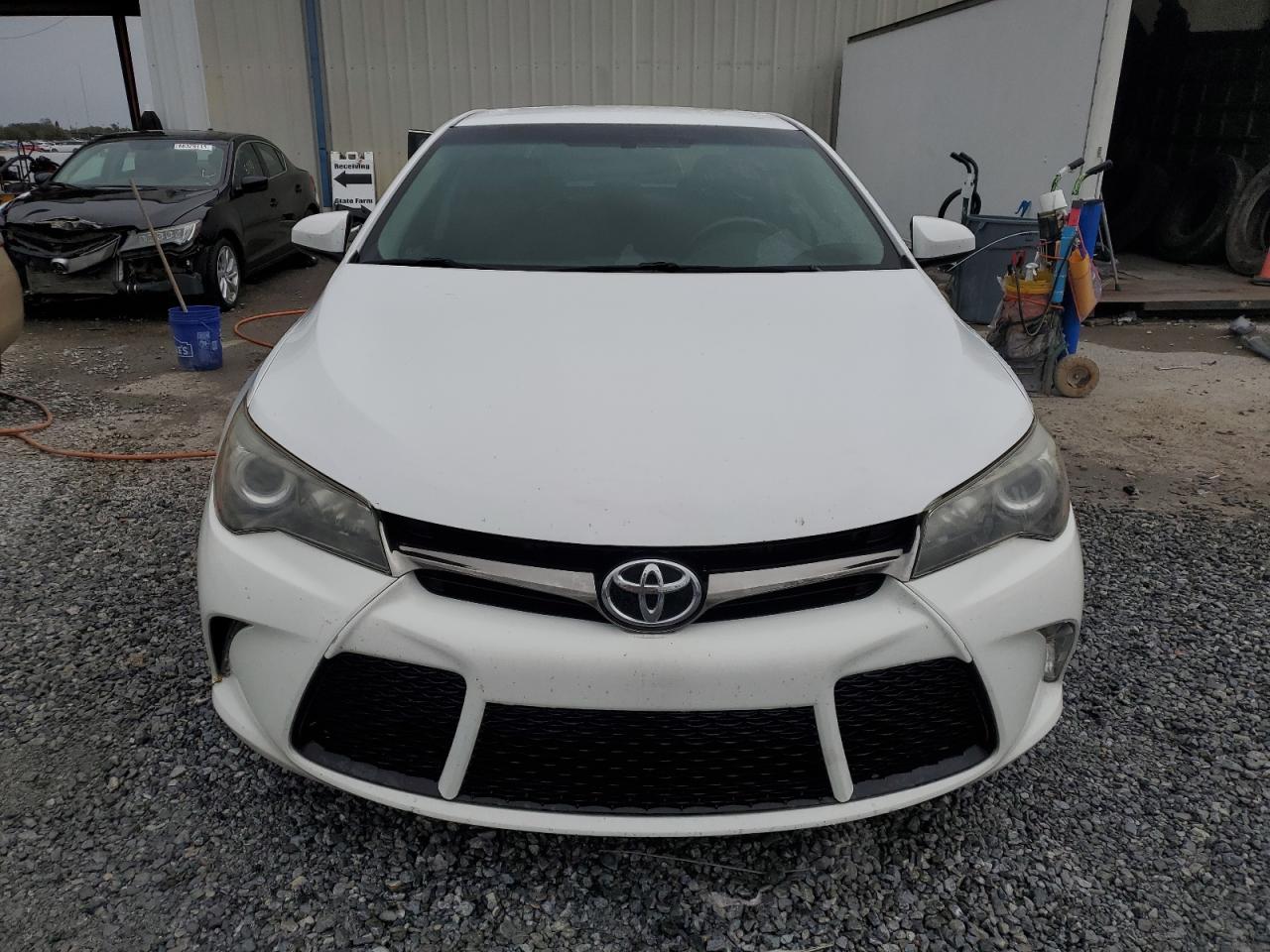 VIN 4T1BF1FK5HU758650 2017 TOYOTA CAMRY no.5