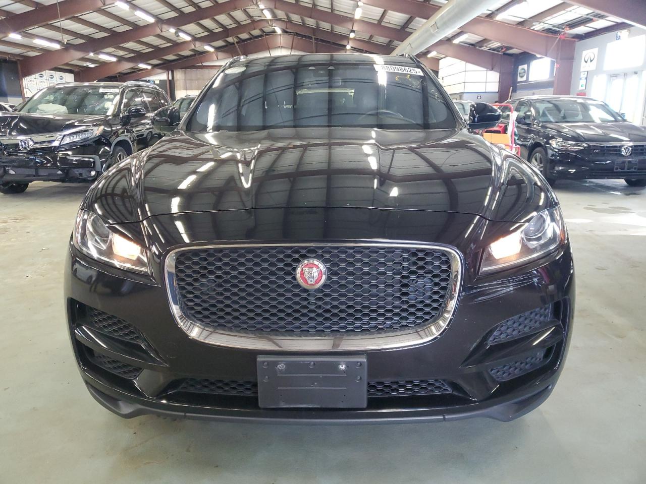 VIN SADCJ2BN5HA086303 2017 JAGUAR F-PACE no.5