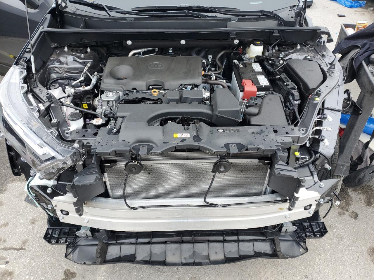 2024 Toyota RAV 4 - Image 12