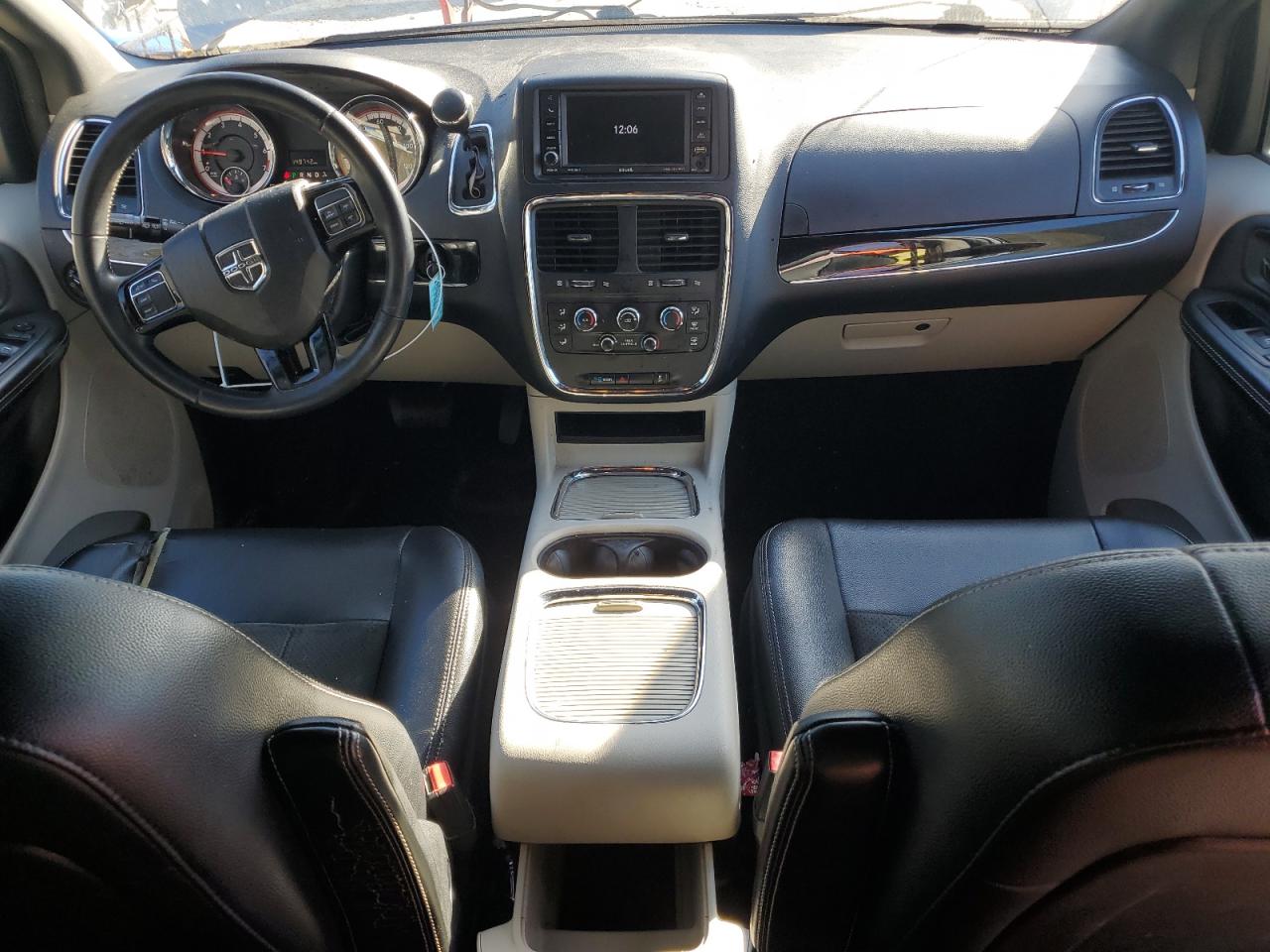 2019 Dodge Caravan - Image 8