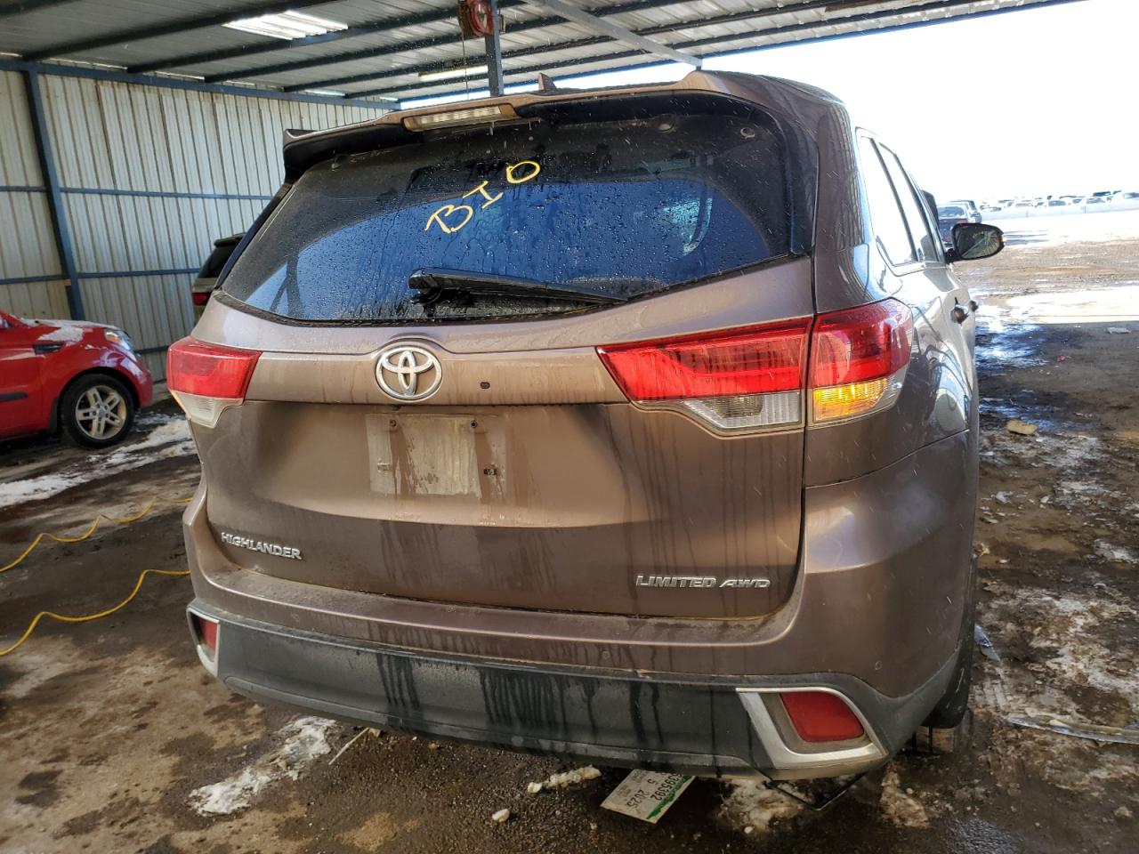 2017 Toyota Highlander - Image 6