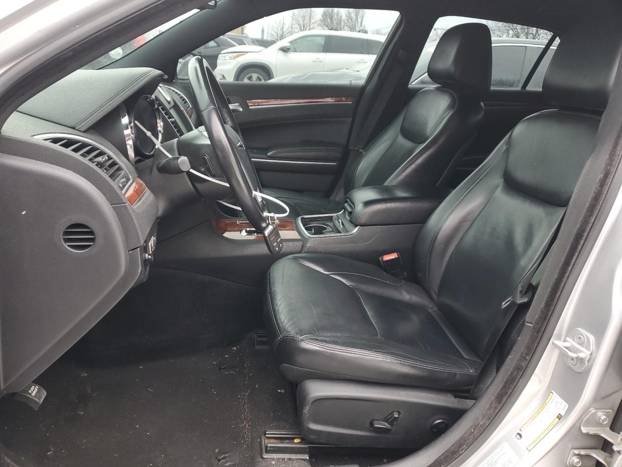 2012 Chrysler 300 - Image 7
