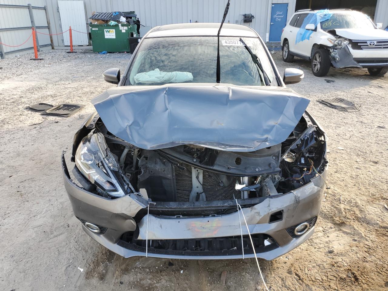 2019 Nissan Sentra - Image 5