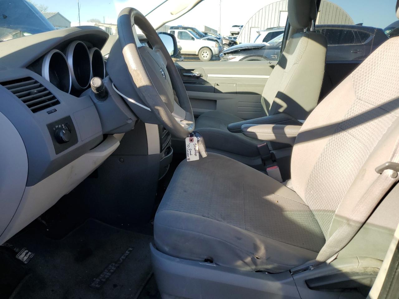 2010 Dodge Caravan - Image 7