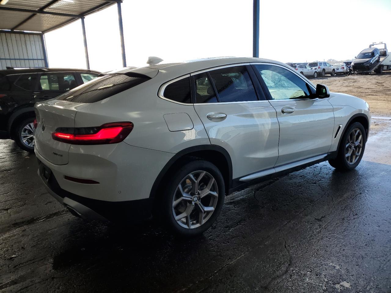 2023 BMW X4 - Image 3