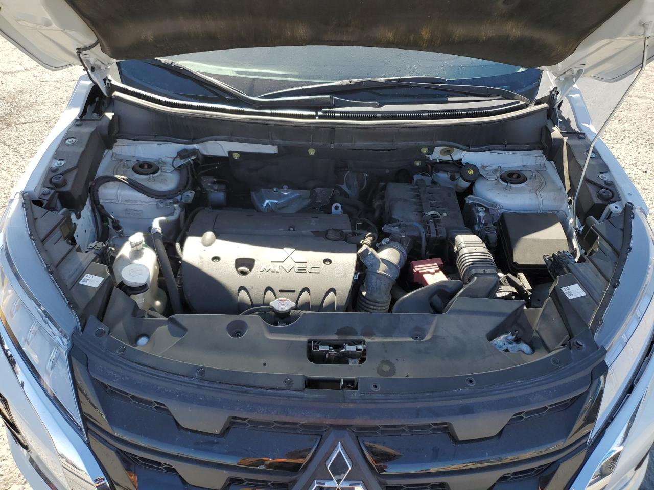 2021 Mitsubishi Outlander - Image 13