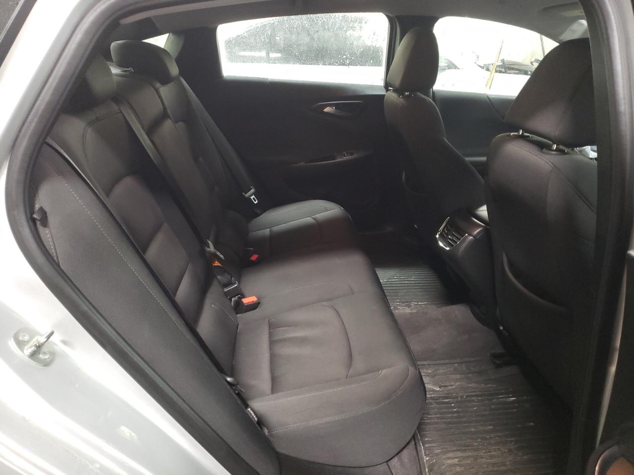 2018 Chevrolet Malibu - Image 10
