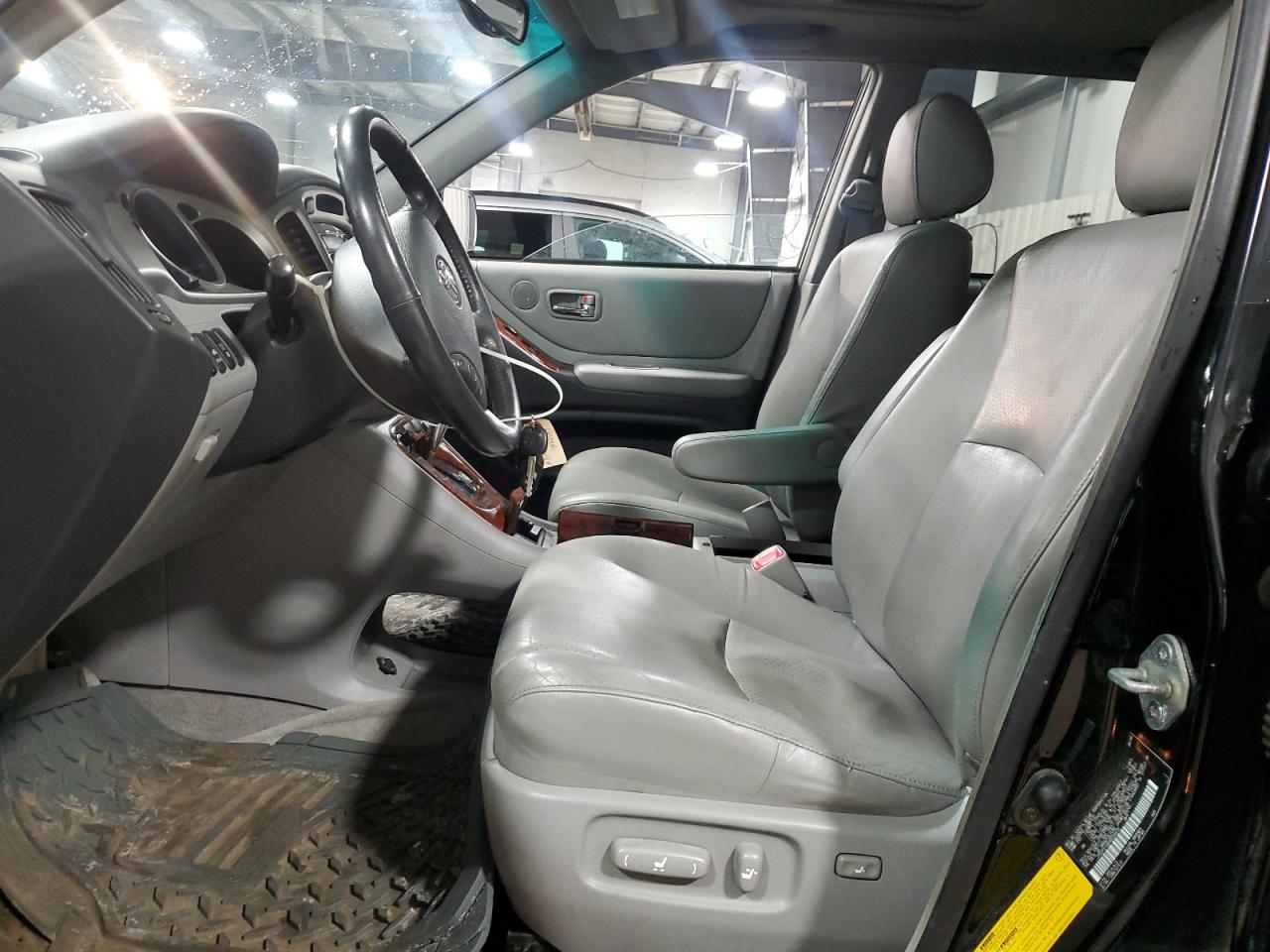 2004 Toyota Highlander - Image 7
