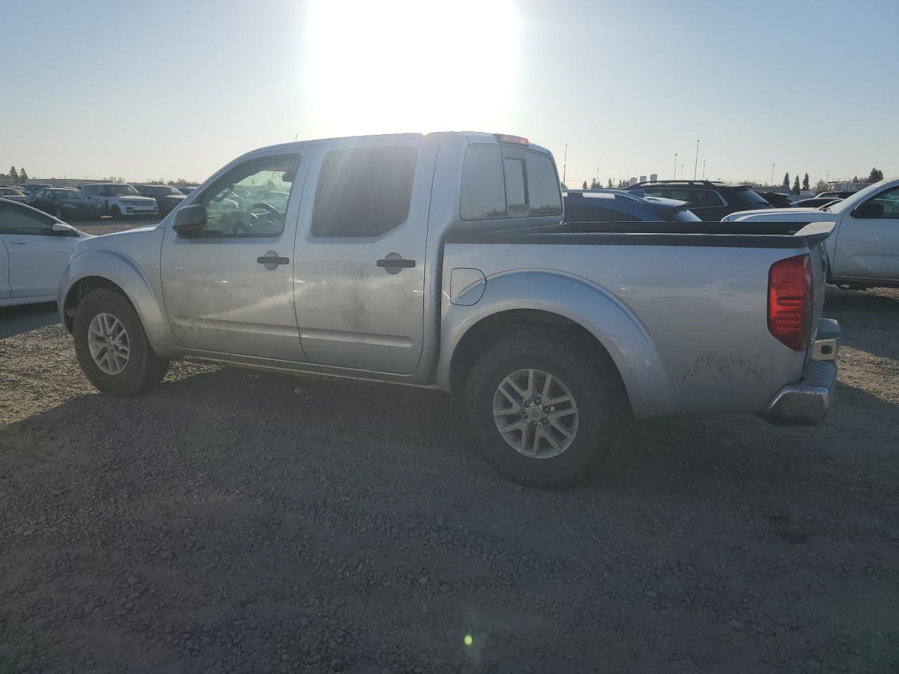 2016 Nissan Navara (Frontier) - Image 2