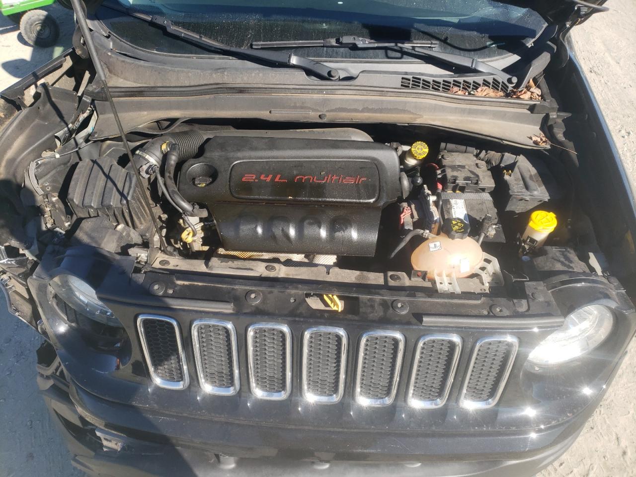 2017 Jeep Renegade - Image 12