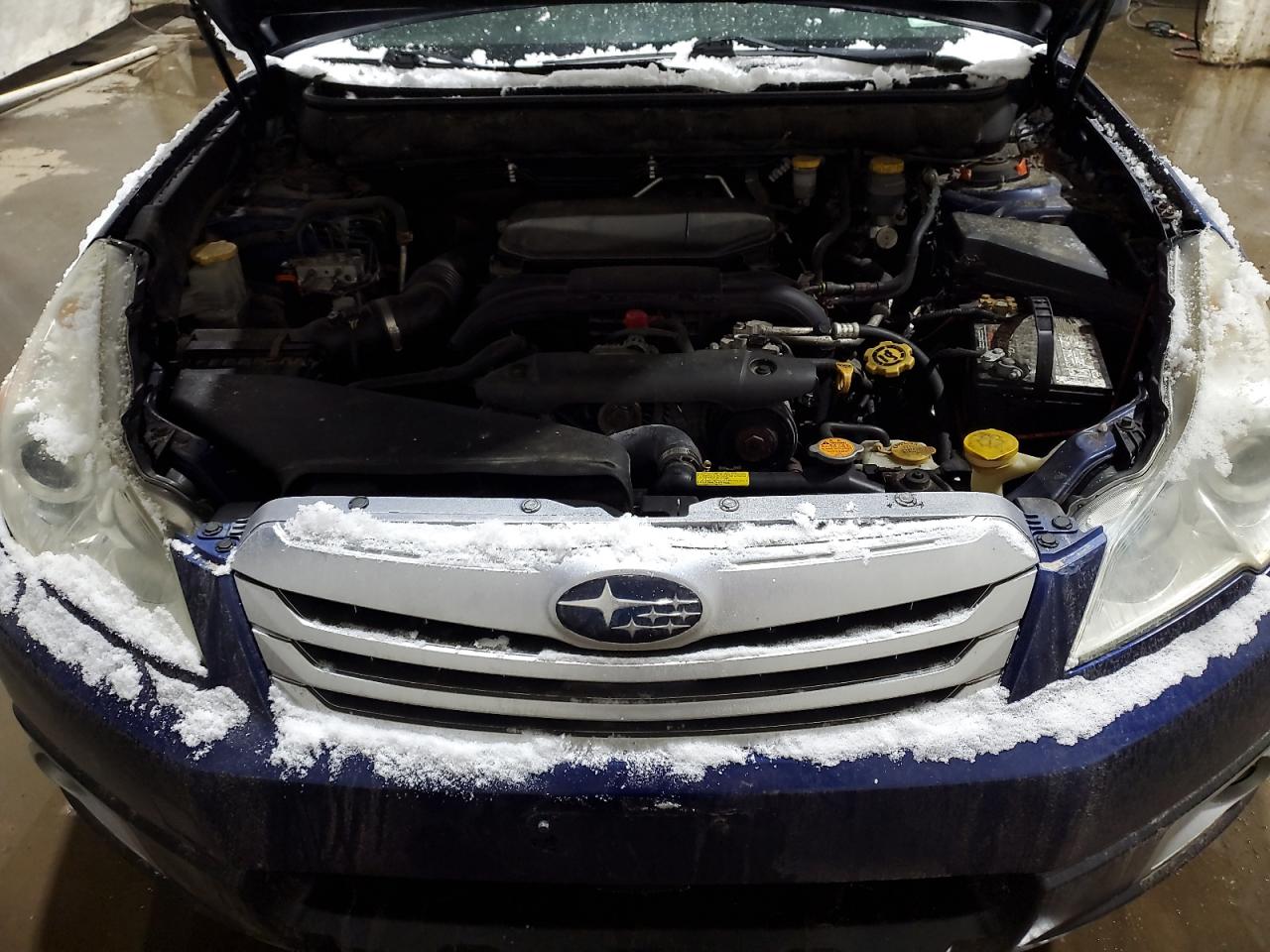 2010 Subaru Outback - Image 12