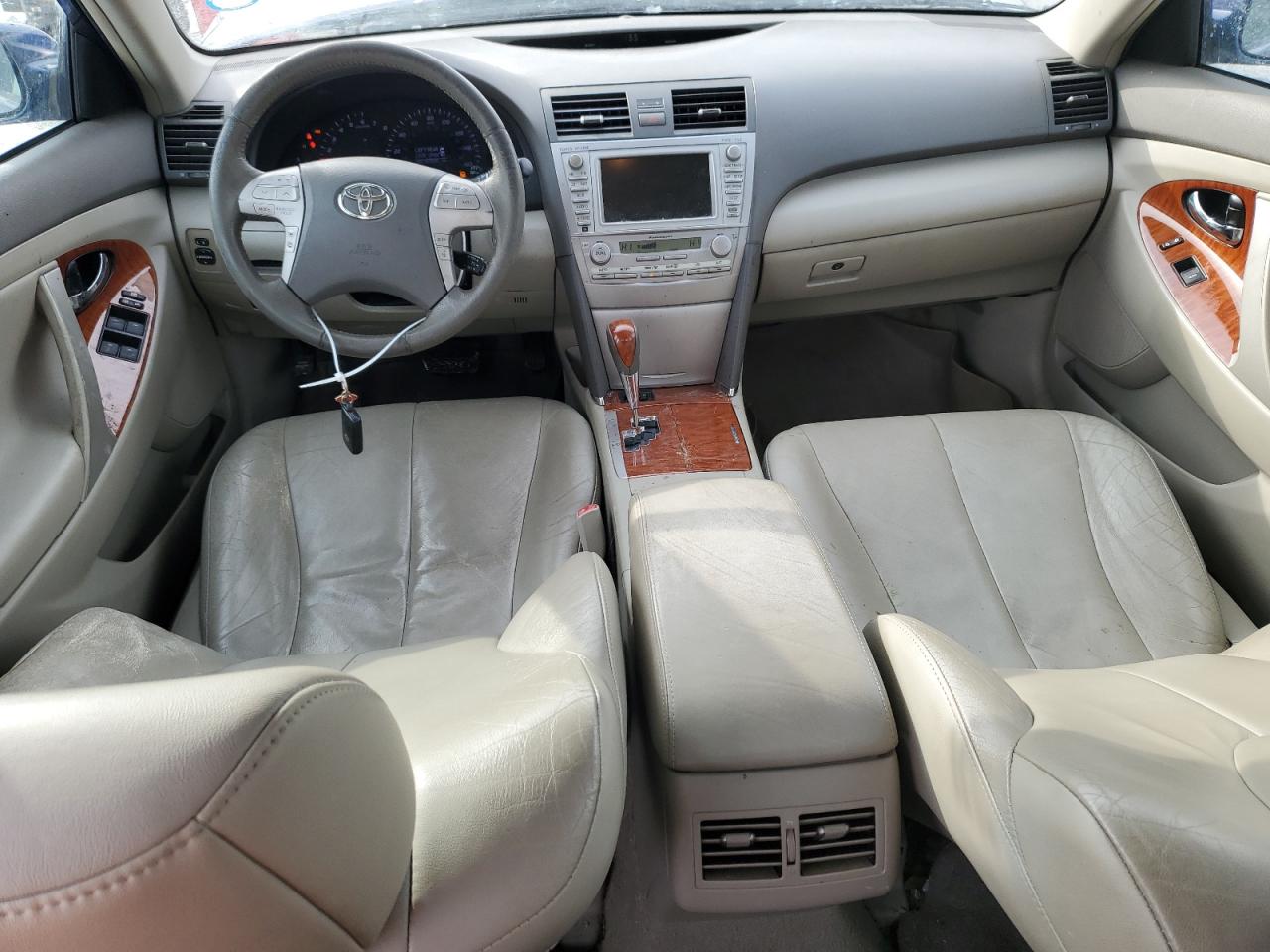 2011 Toyota Camry - Image 8