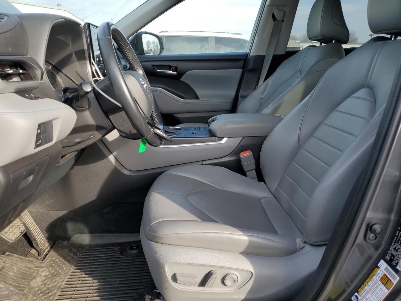 2021 Toyota Highlander - Image 7