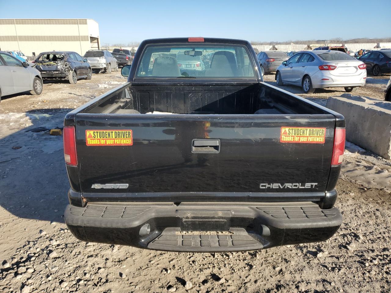 2001 Chevrolet S-10 Pickup - Image 6